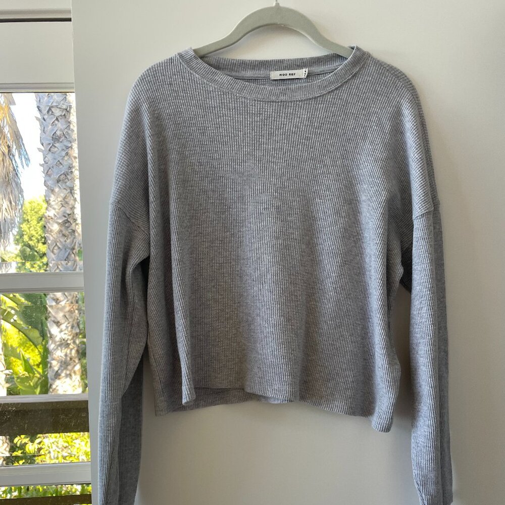 Mod Ref Gray Waffle Knit Long-Sleeve, Boxy Cut  Cropped‎ Top, Size M